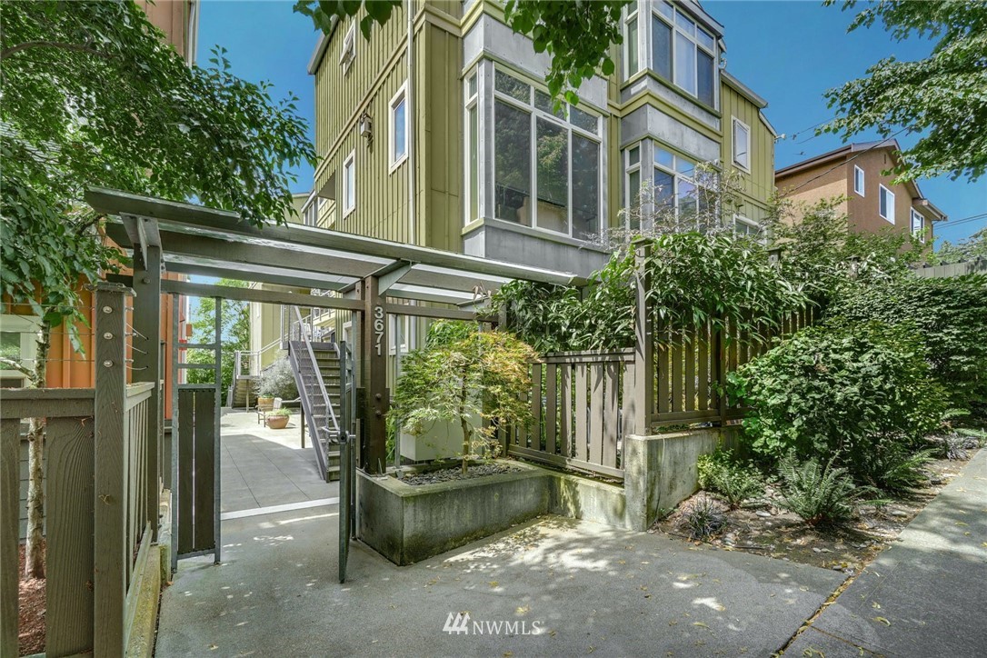 3671 Dayton Ave N Unit 4 Unit 4 Seattle WA 98103