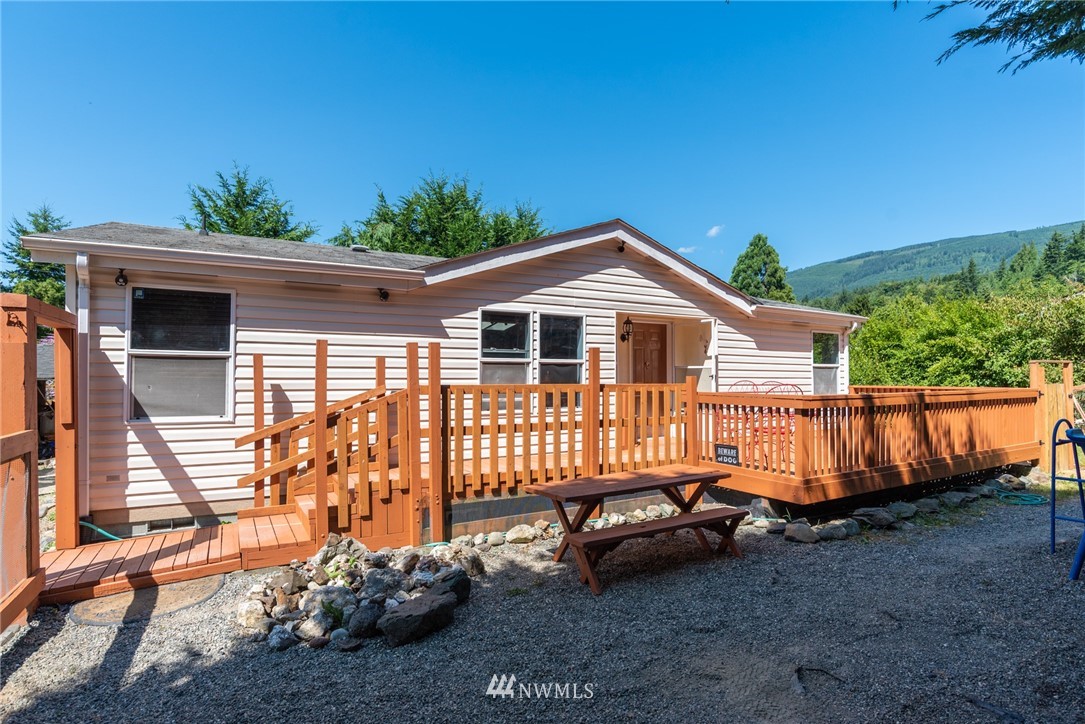 8207 Maple Ave Lyman WA 98263