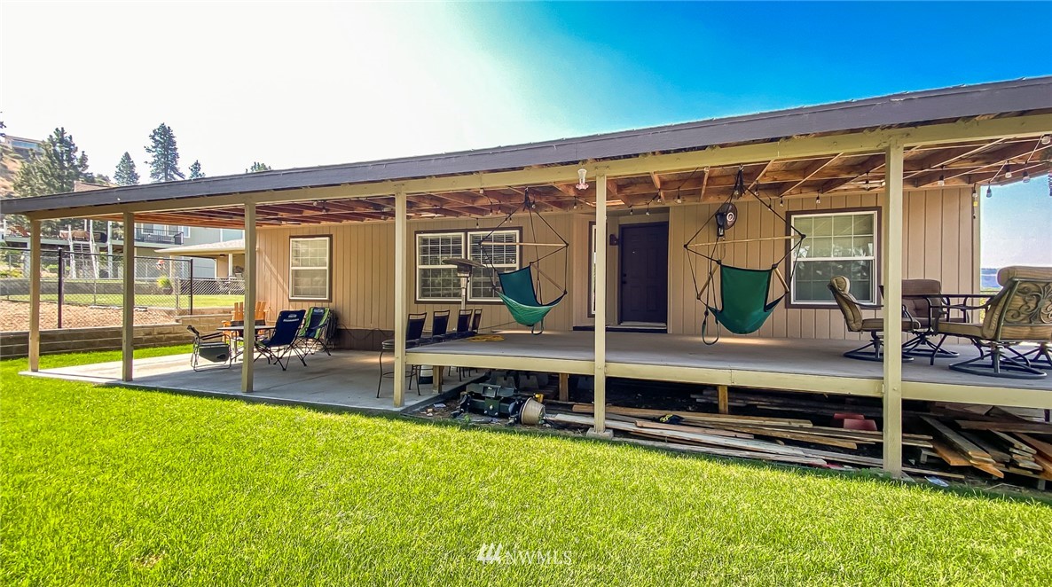 1003 Seven Bays Rd Seven Bays WA 99122