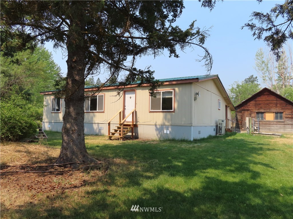 1 W July St Danville WA 99121