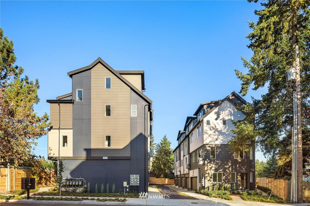 18514 Meridian Ave N Unit B Unit B Shoreline WA 98133