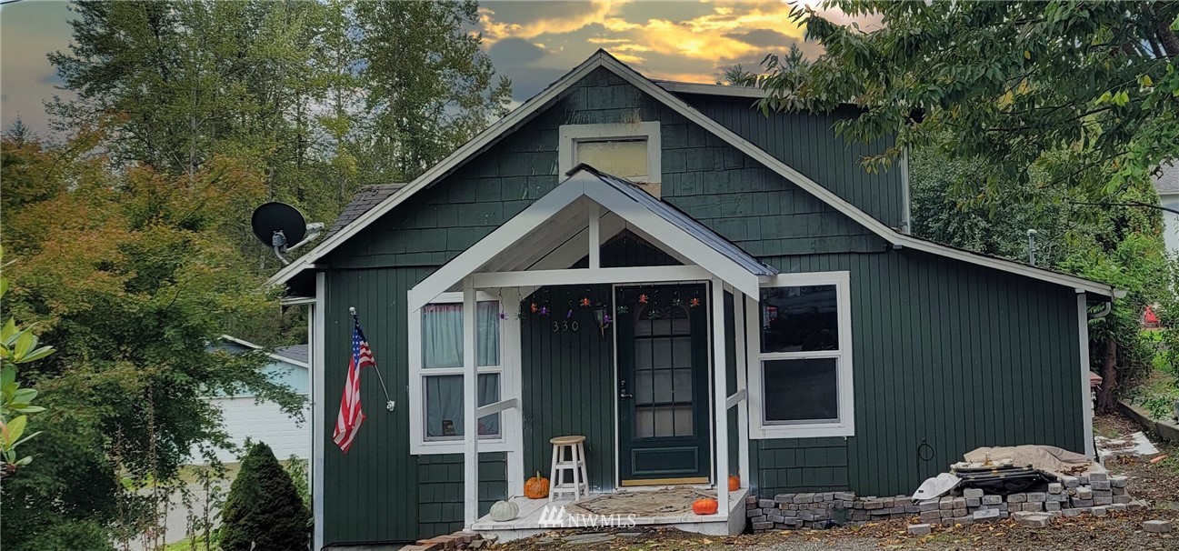 330 2nd St SE South Prairie WA 98385