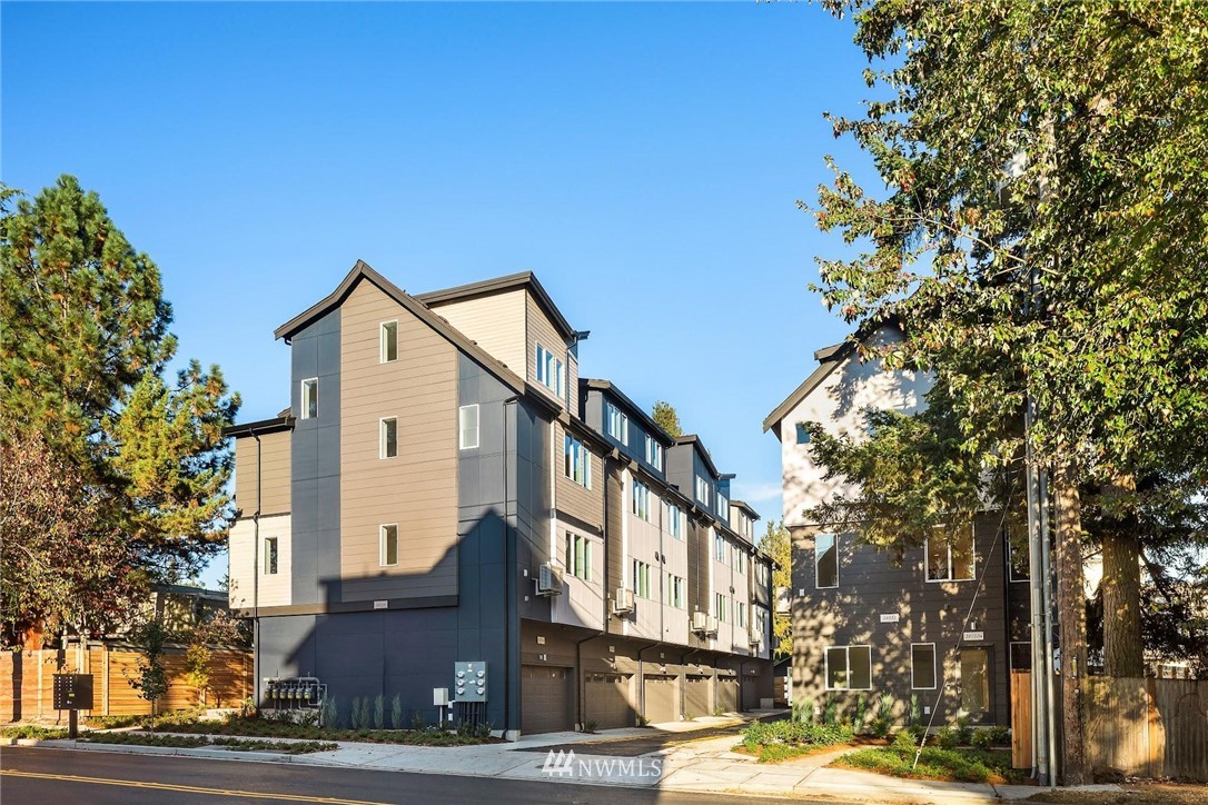 18512 Meridian Ave N Unit A Unit A Shoreline WA 98133
