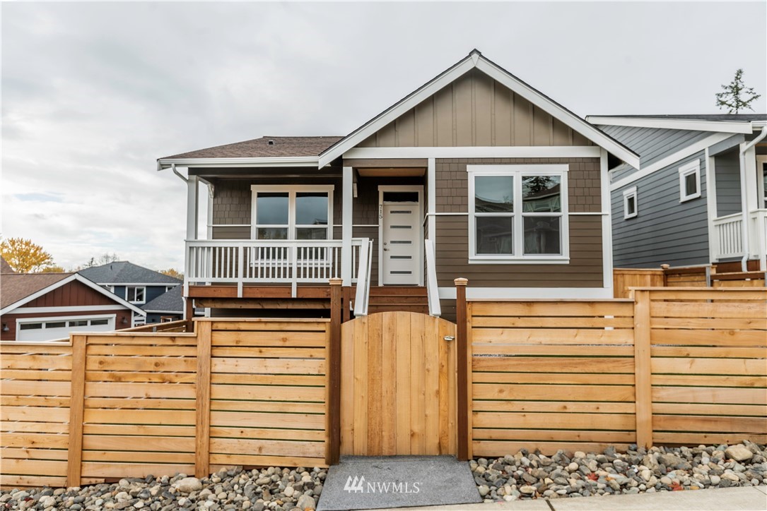 715 Blackstone Ln Unit  Bellingham WA 98226