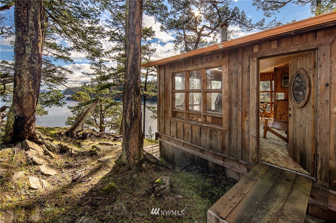 22 St Johns Rd Unit  Johns Island WA 98250