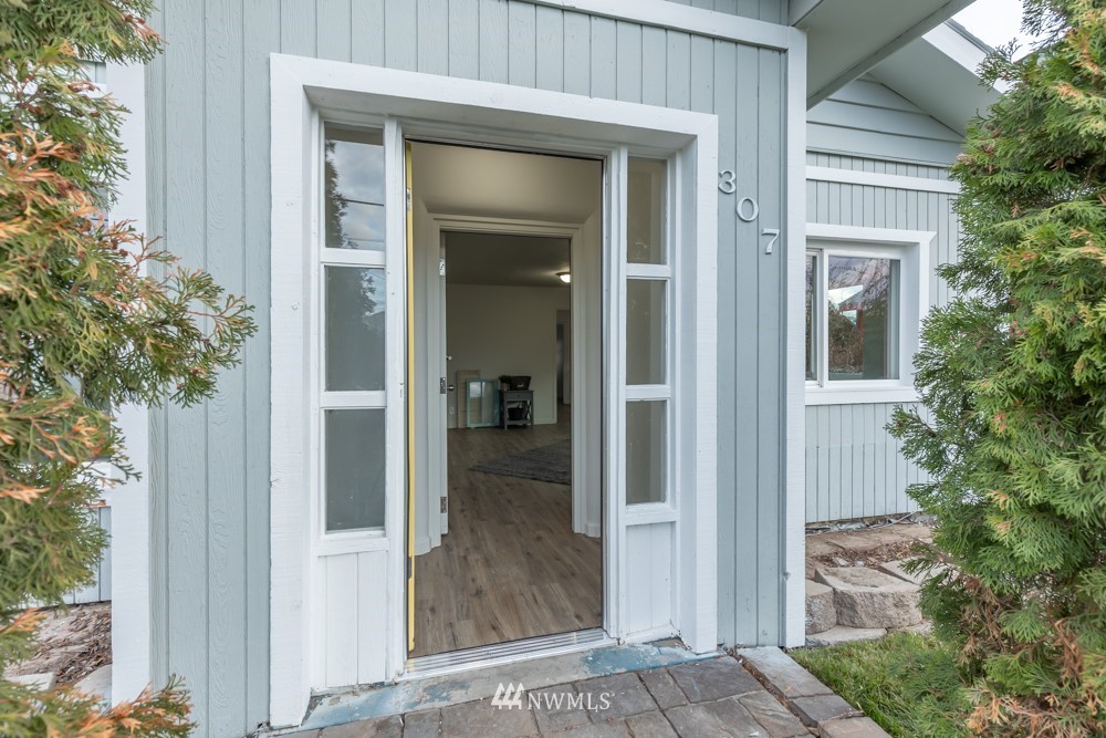 307 Nealy Rd Unit  Grandview WA 98930
