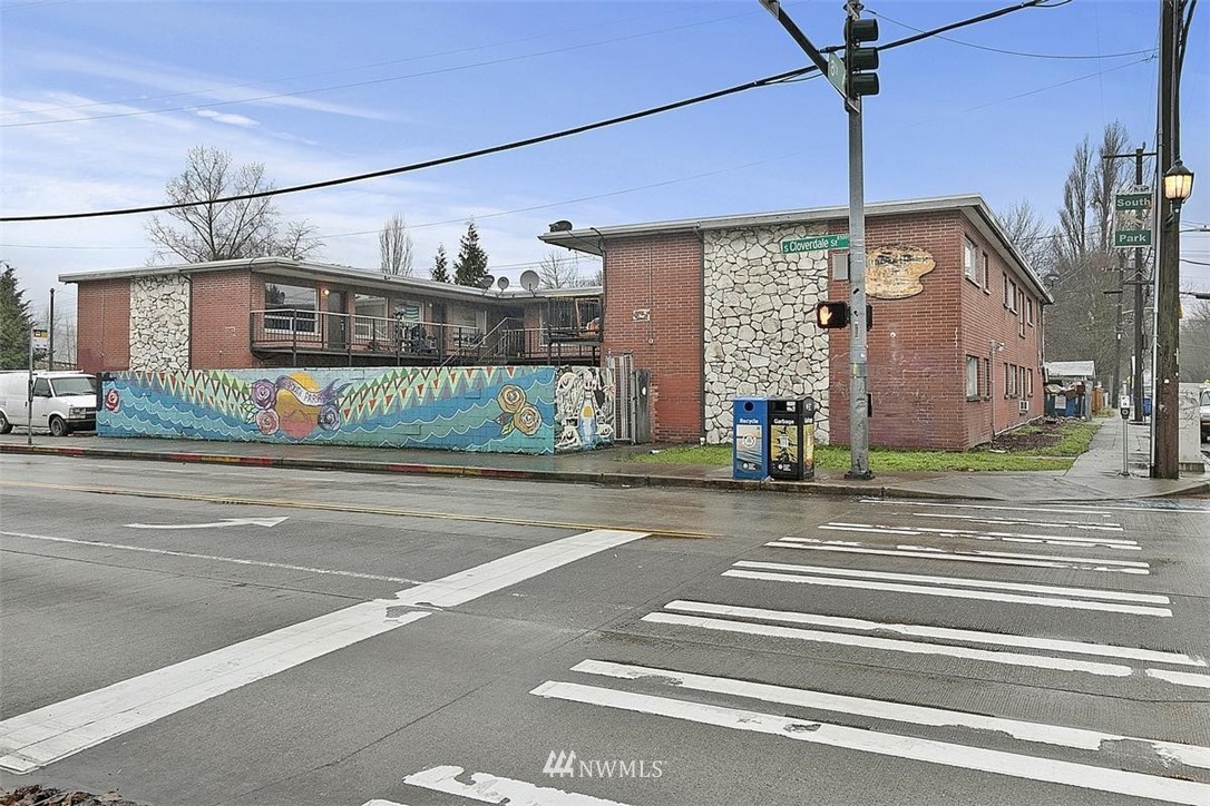 748 S Clover Dale ST Seattle WA 98108
