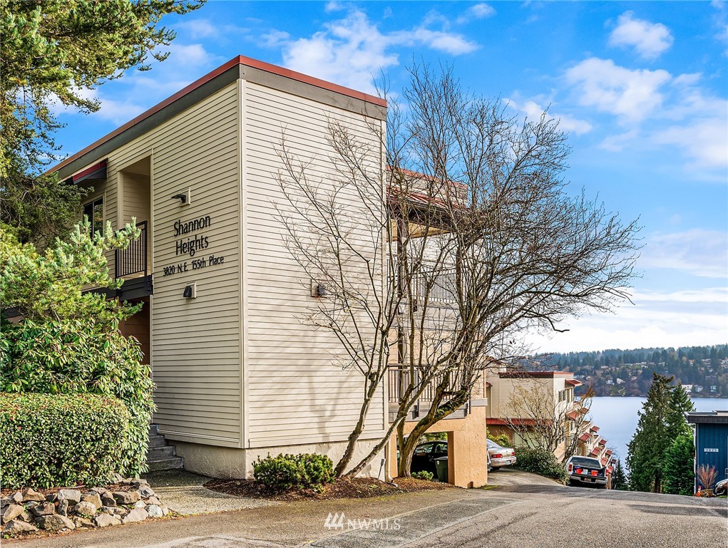 3820 NE 155th Pl Unit 902 Unit 902 Lake Forest Park WA 98155
