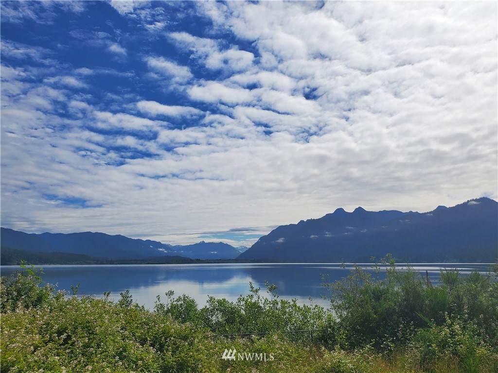 Lake Dr N Unit  Amanda Park WA 98575