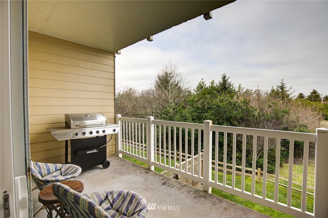 262 Oyhut Bay Blvd SW Unit 207 Unit 207 Ocean Shores WA 98569