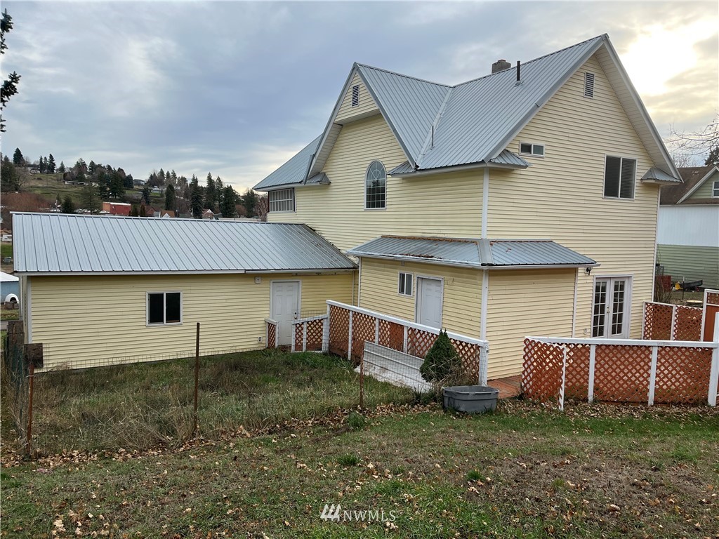 614 S REIGER Ave Rosalia WA 99170