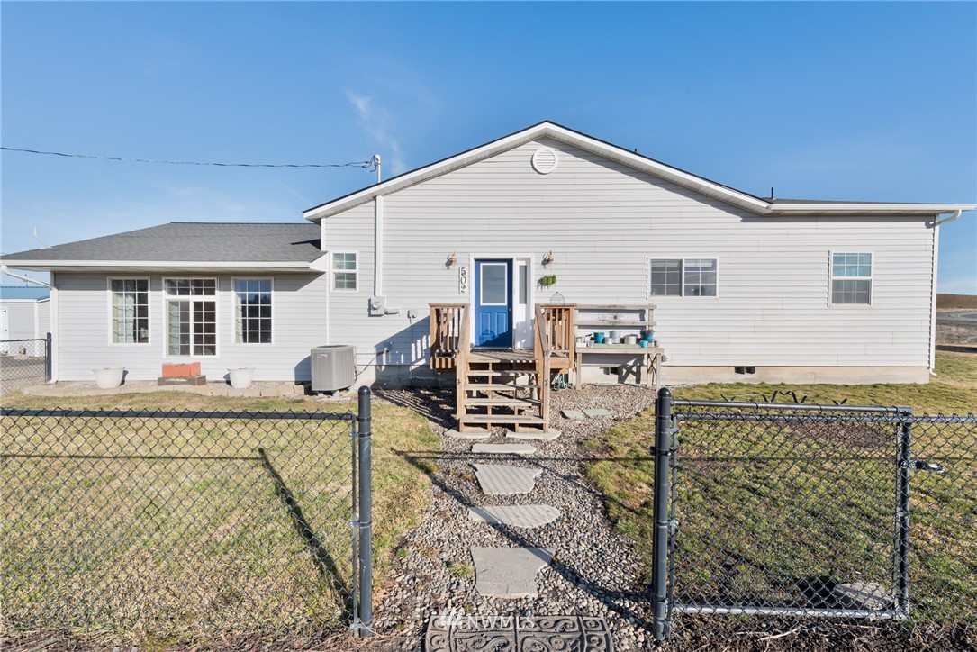 502 E Main St Garfield WA 99130