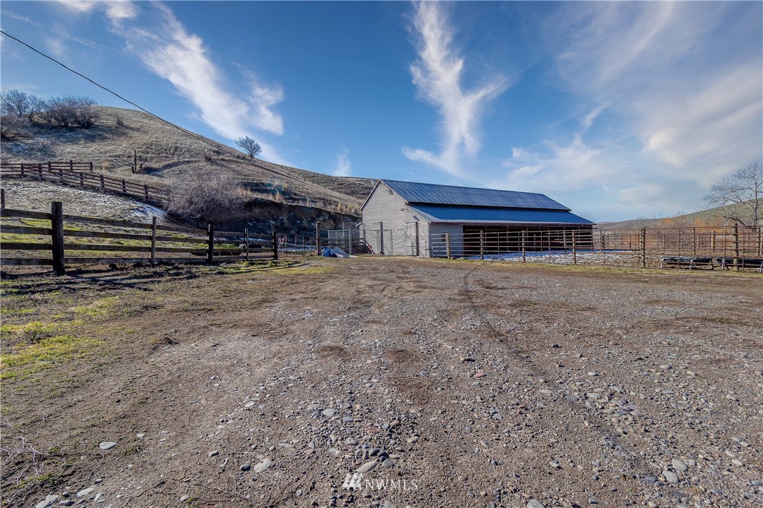 142 Barger Rd Prescott WA 99348