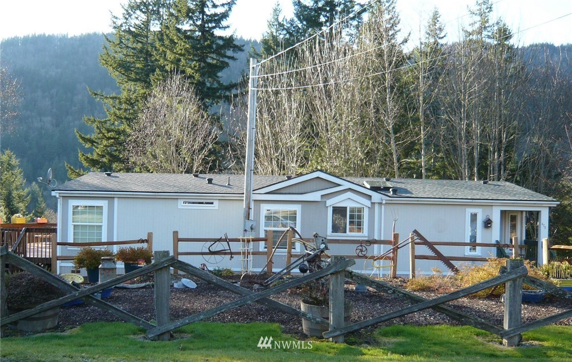 475 Hilltop Dr Unit  Glenhaven WA 98284