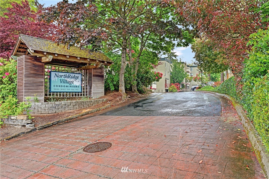 18102 15th Ave NE Shoreline WA 98155