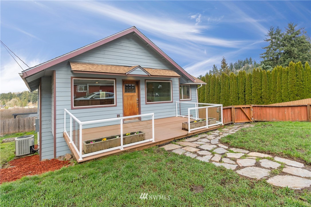 105 Carrolls Ave Carrolls WA 98609