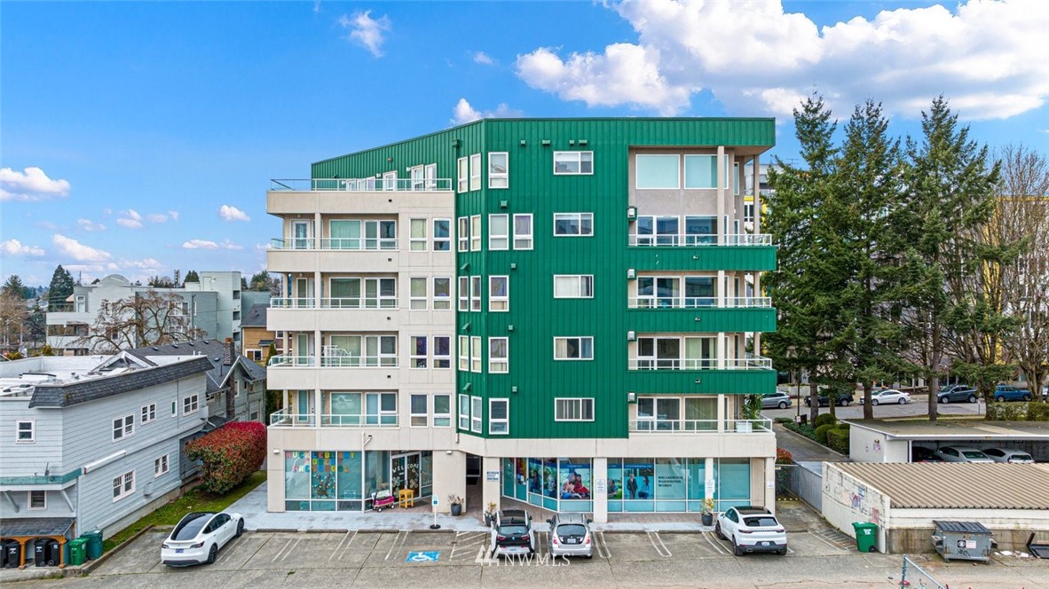 4528 8th Ave NE Unit 2D Unit 2D Seattle WA 98105