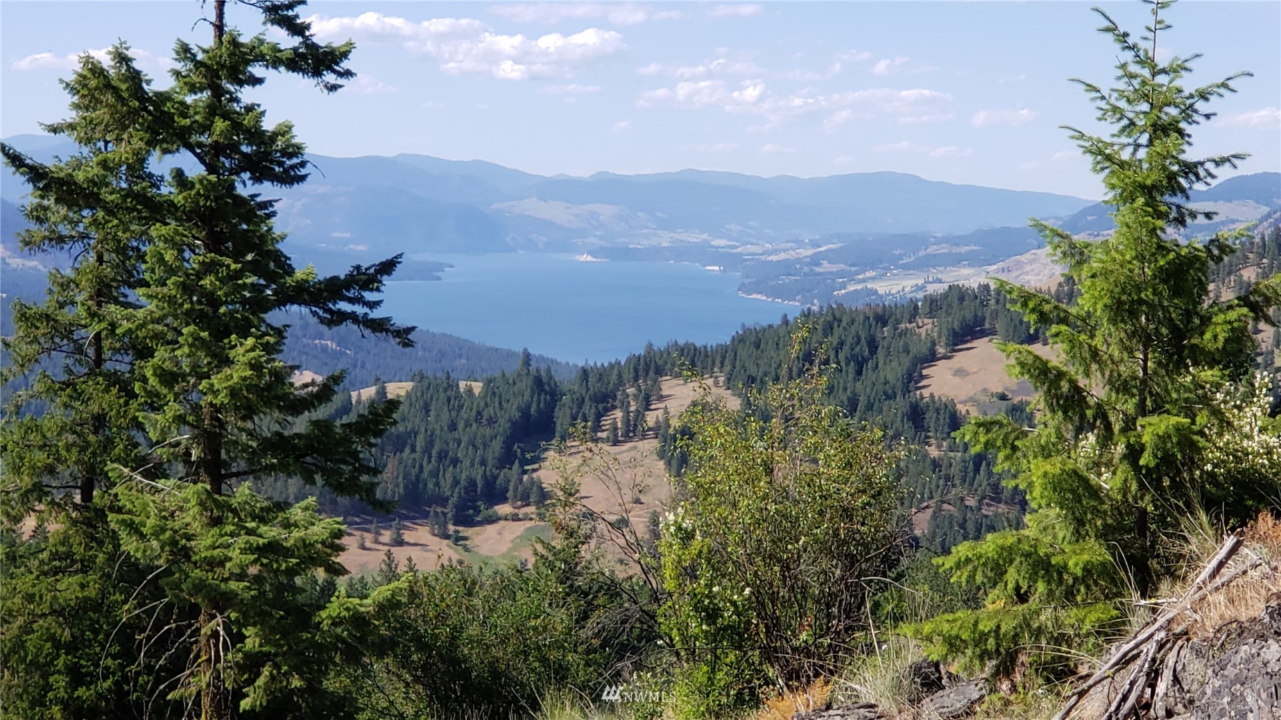 4000 Bissel Rd Hunters WA 99137