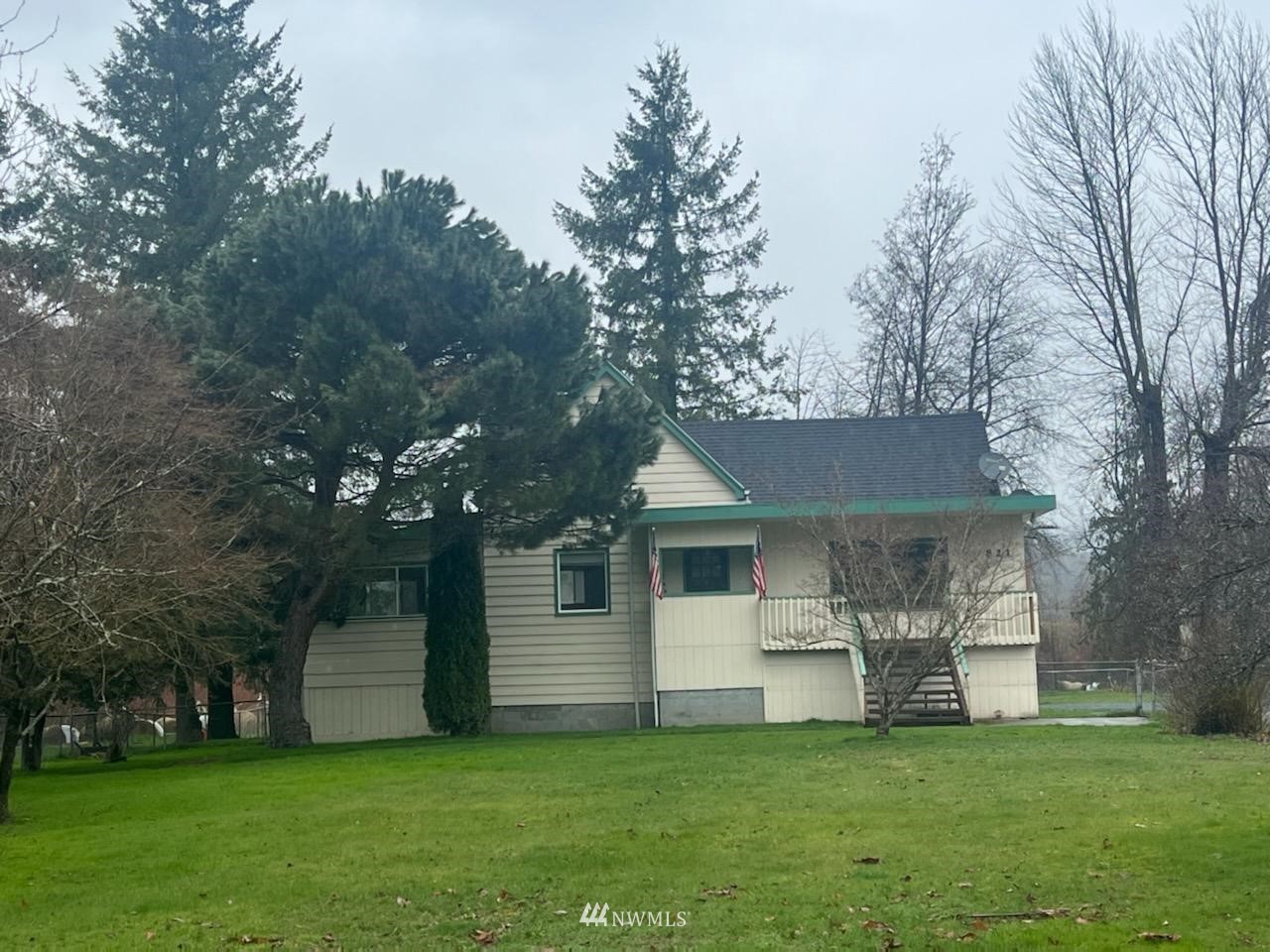 821 Maple St Hamilton WA 98255