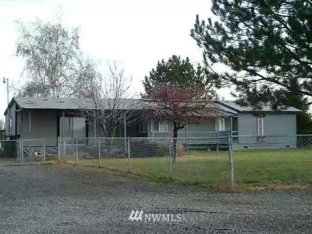 2135 Hanson Loop Burbank WA 99323