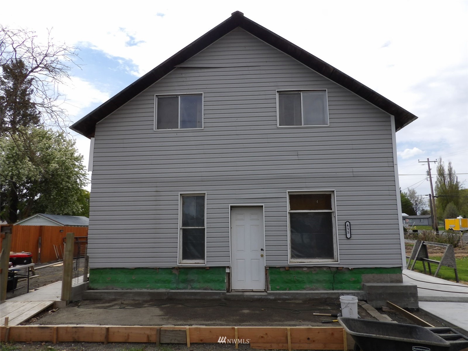 415 E Broadway Ave Unit  Reardan WA 99029