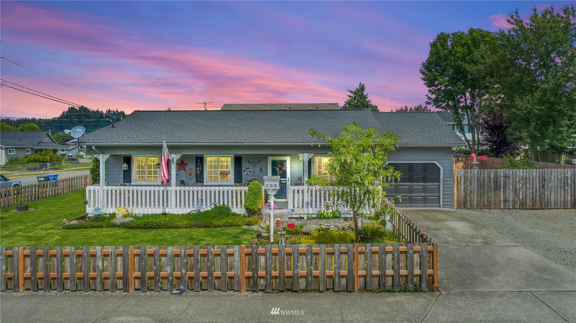 101 SE 3rd St South Prairie WA 98385