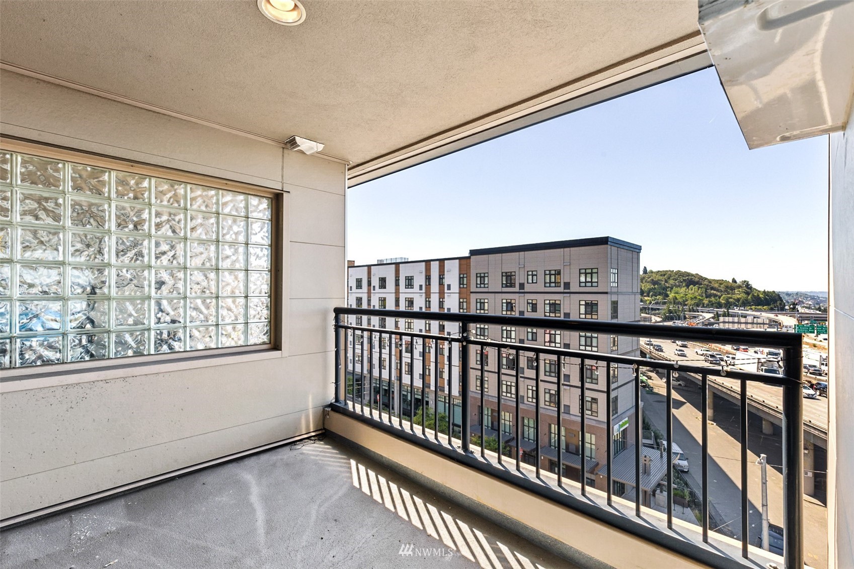 321 10th Ave S Unit 701 Unit 701 Seattle WA 98104