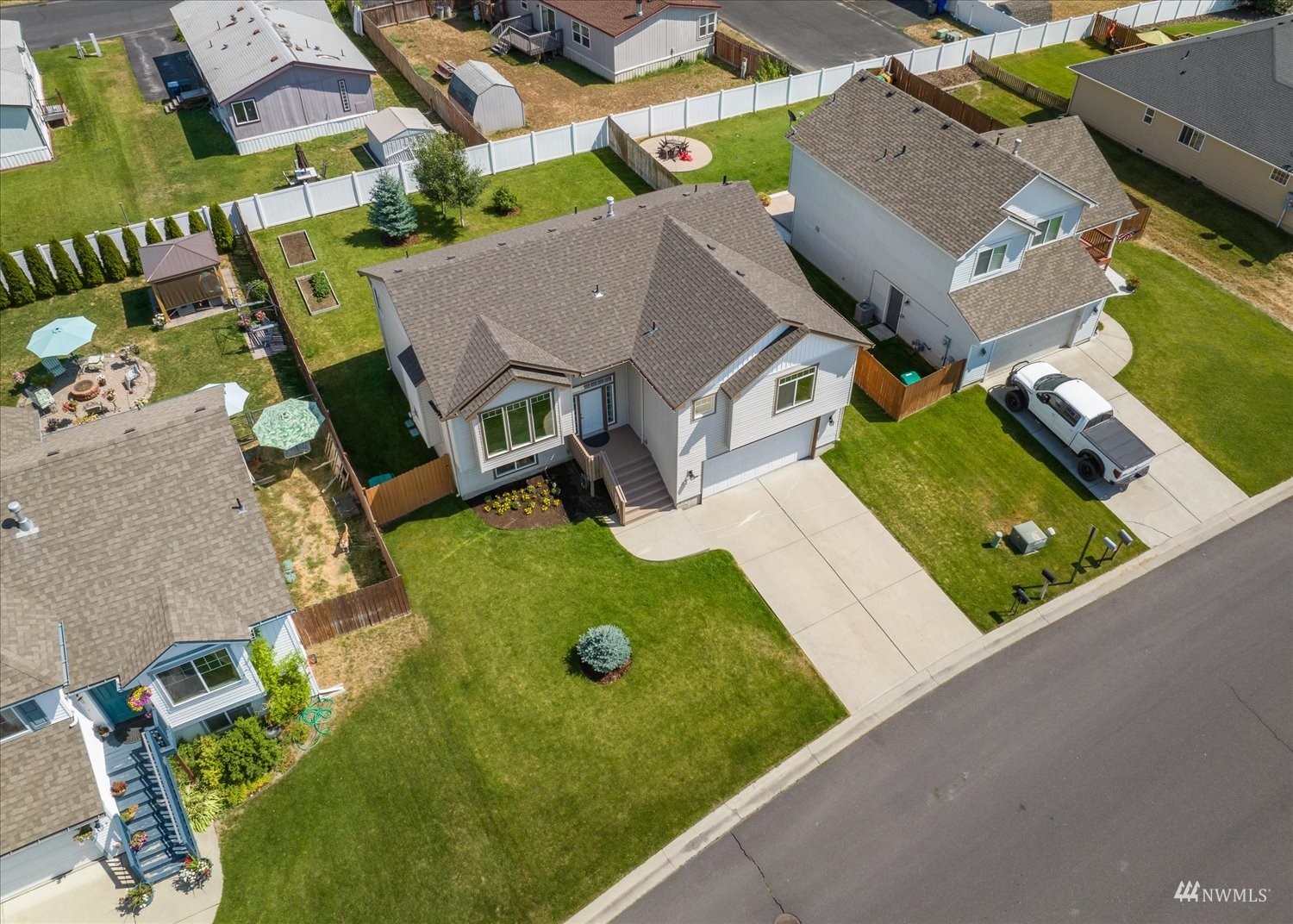 709 S Stevens St Deer Park WA 99006