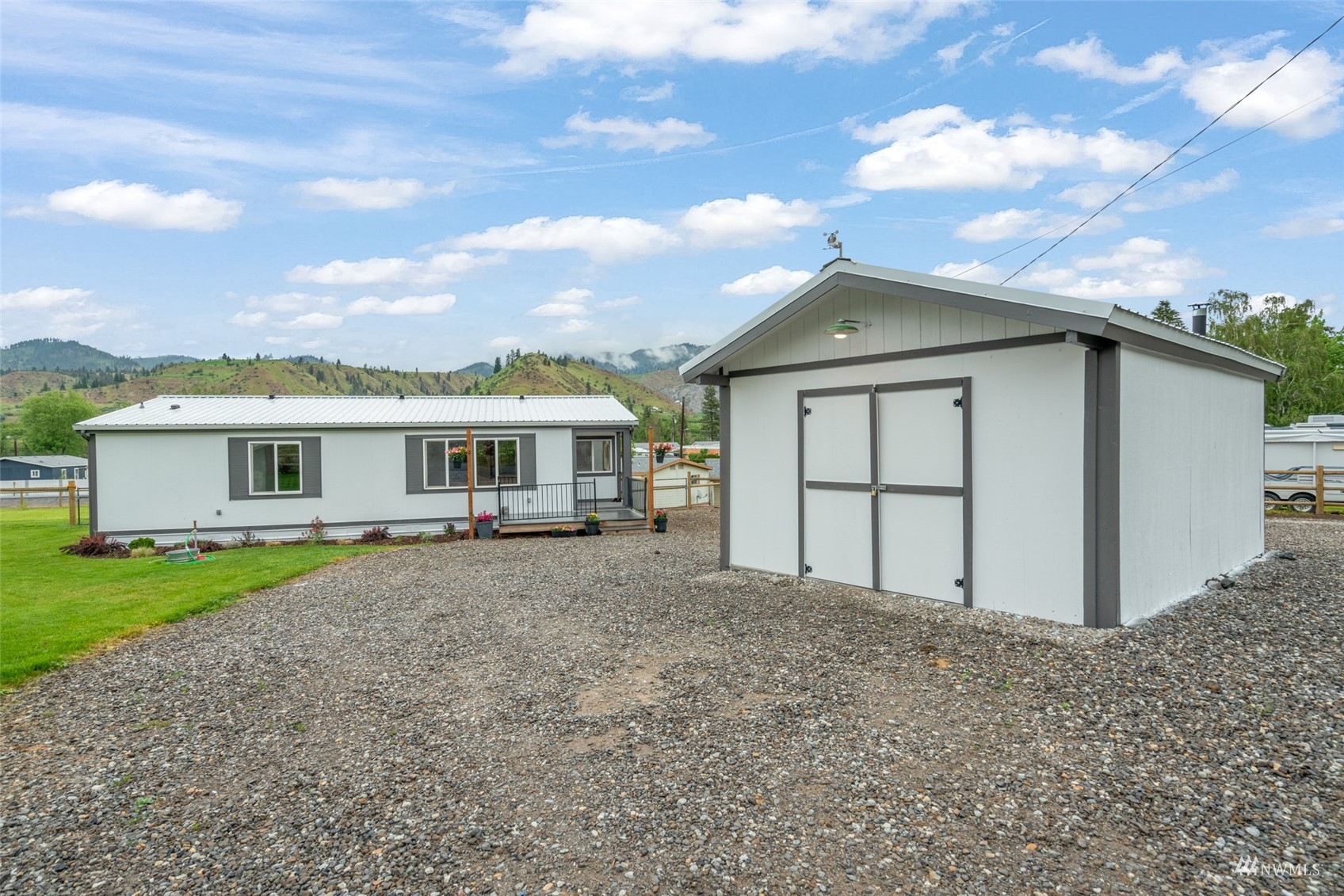 7949 Kinney Rd Dryden WA 98821
