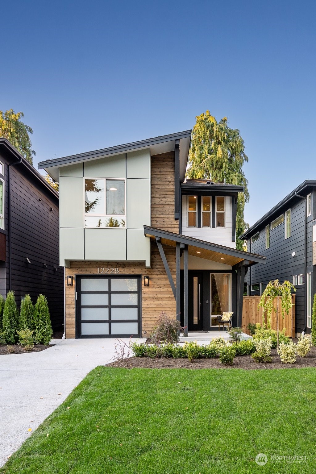 12228 NE 73rd St Unit  Kirkland WA 98033