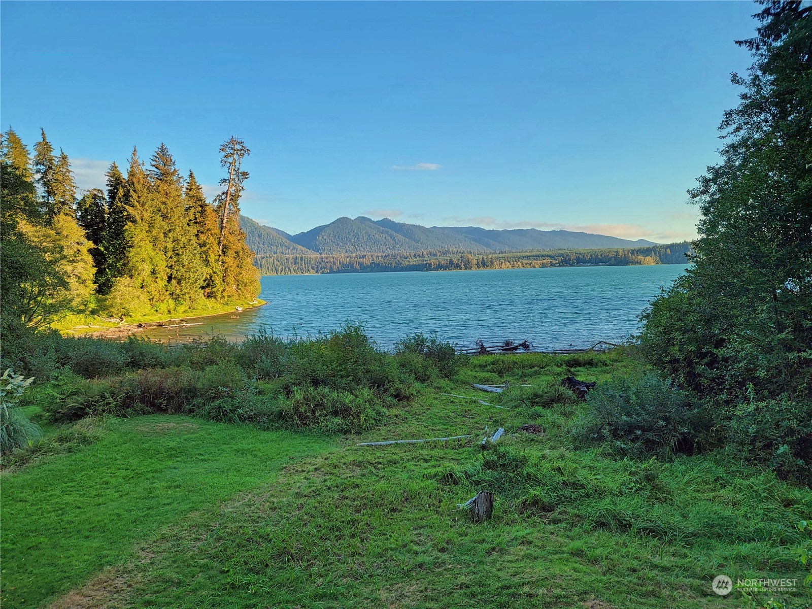 288 North Shore Rd Amanda Park WA 98526