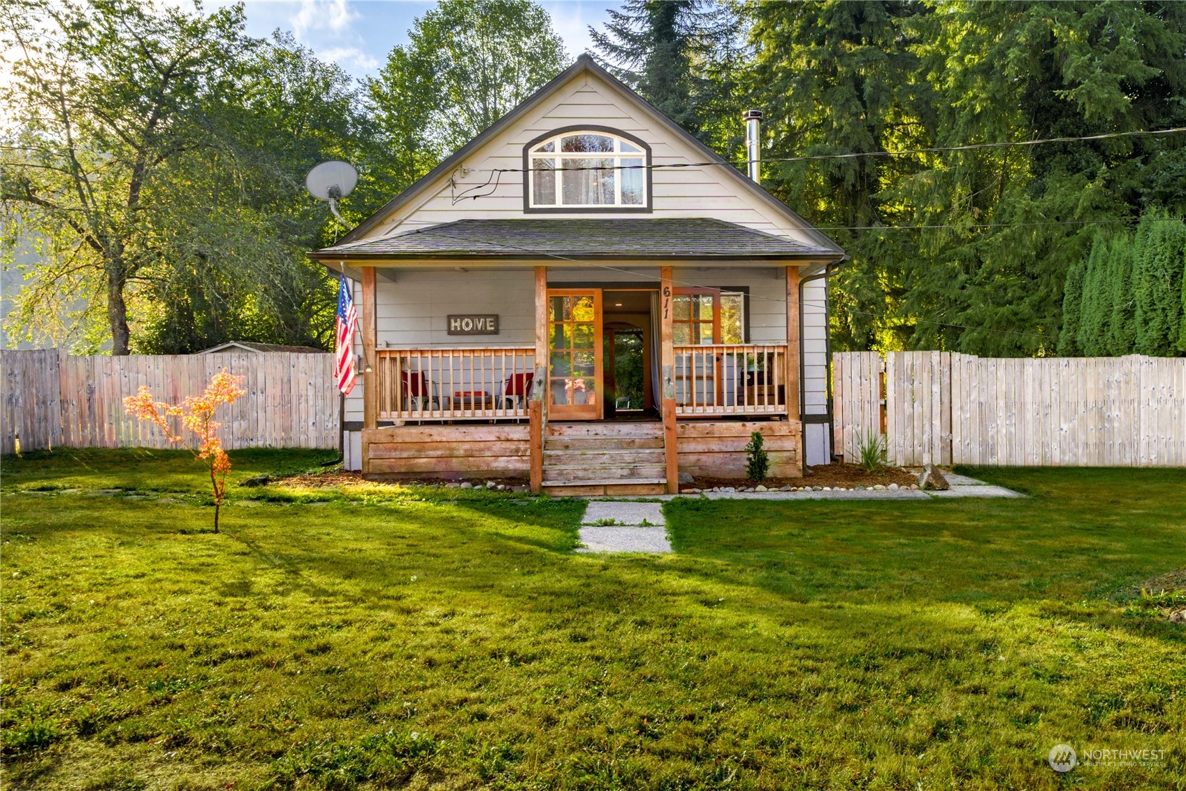 611 Cedar St Wilkeson WA 98396