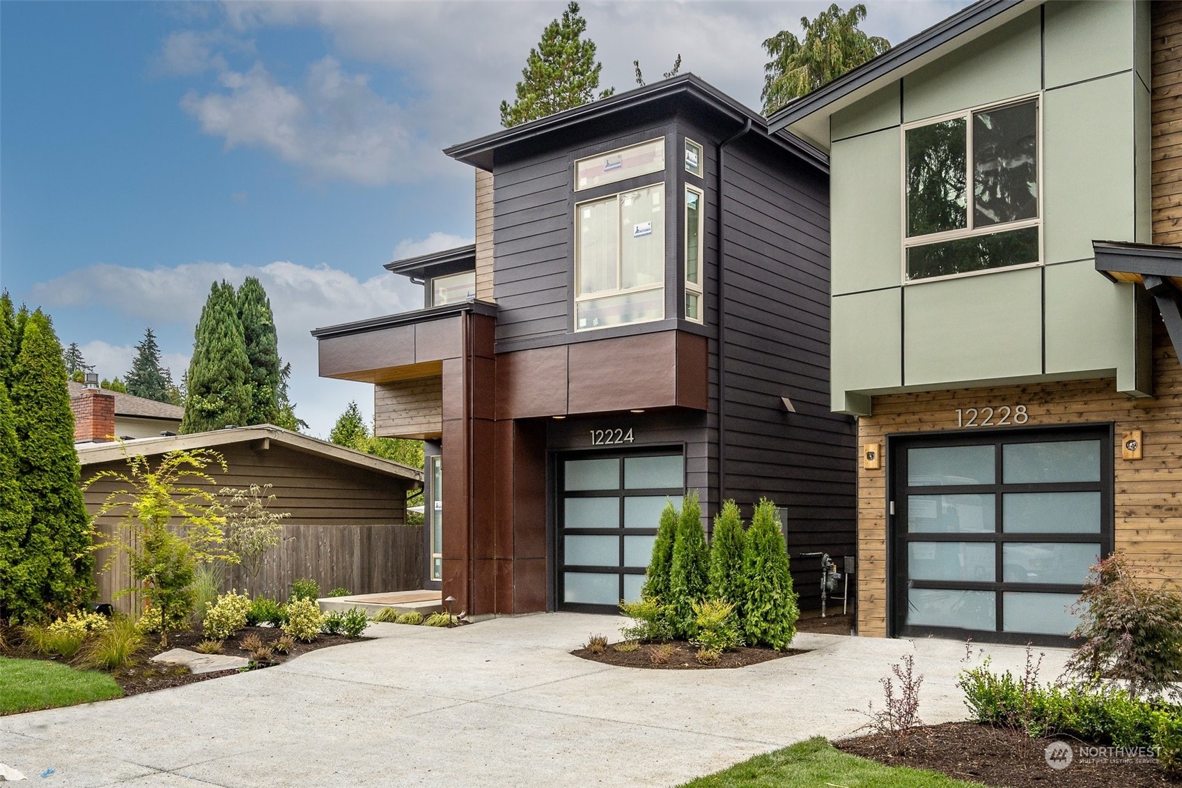 12224 NE 73rd St Unit  Kirkland WA 98033