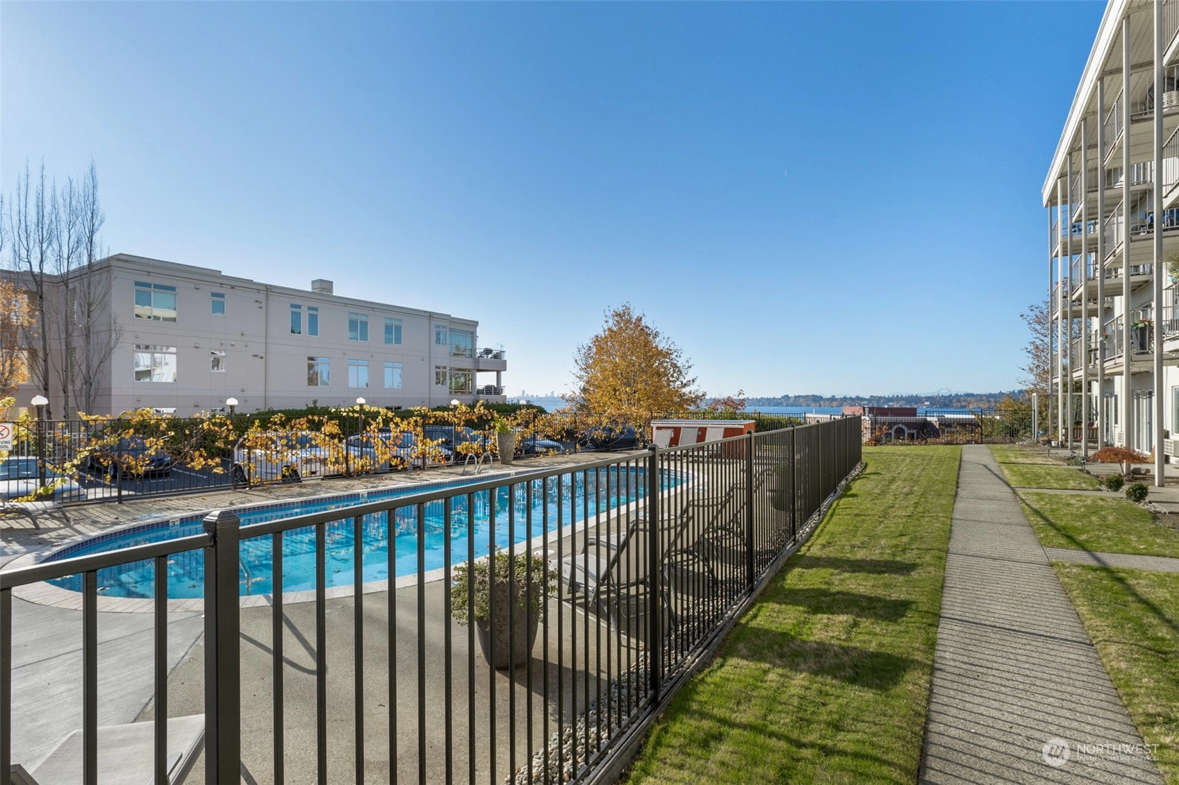 201 2nd St S Unit 102 Unit 102 Kirkland WA 98033
