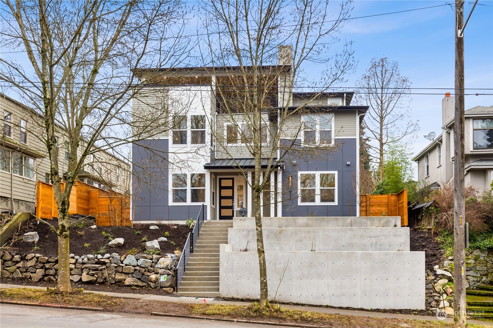 1911 6th Ave W Seattle WA 98119
