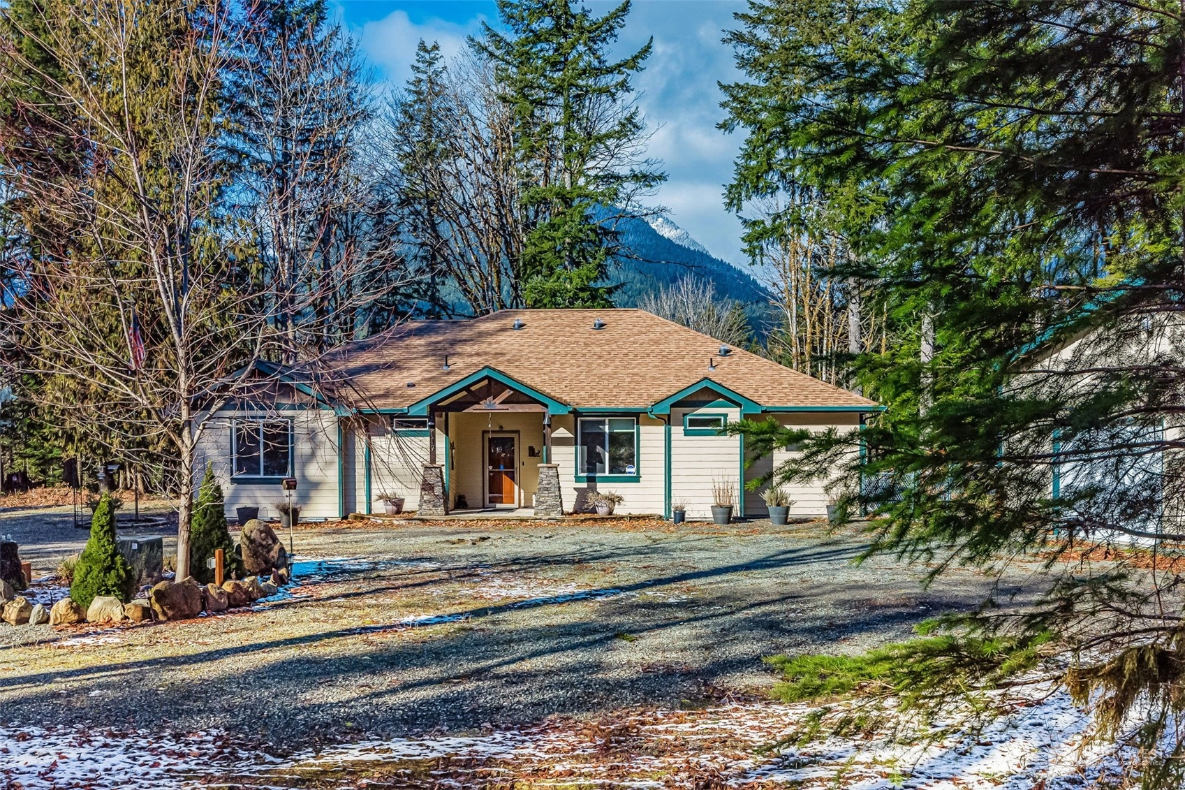 119 Marmot Loop White Pass WA 98937