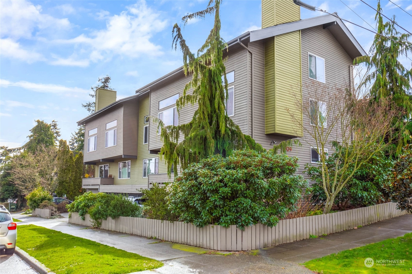 1109 N Allen Pl Unit 202 Unit 202 Seattle WA 98103