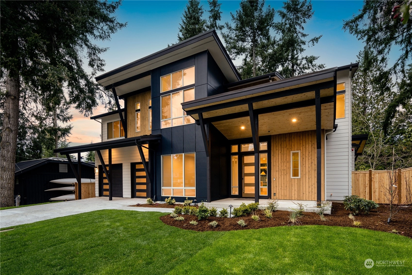 12810 NE 68th St Unit  Kirkland WA 98033
