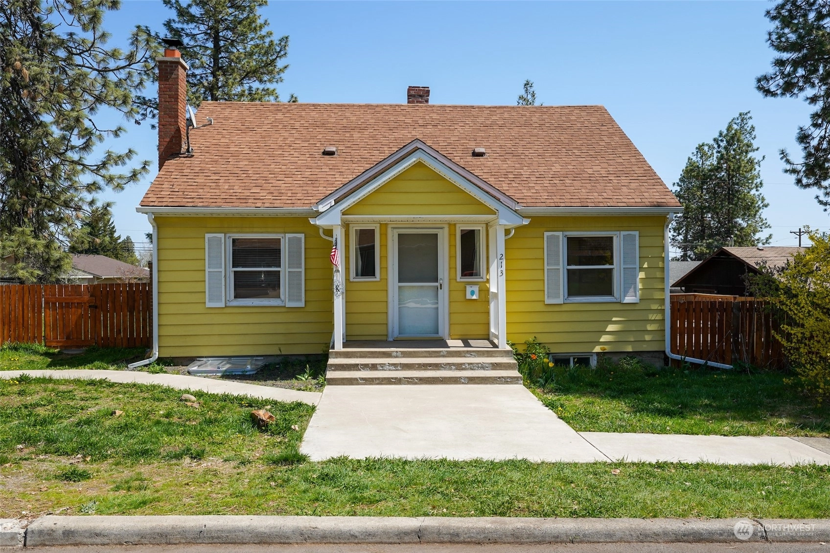213 N 3rd St Cheney WA 99004