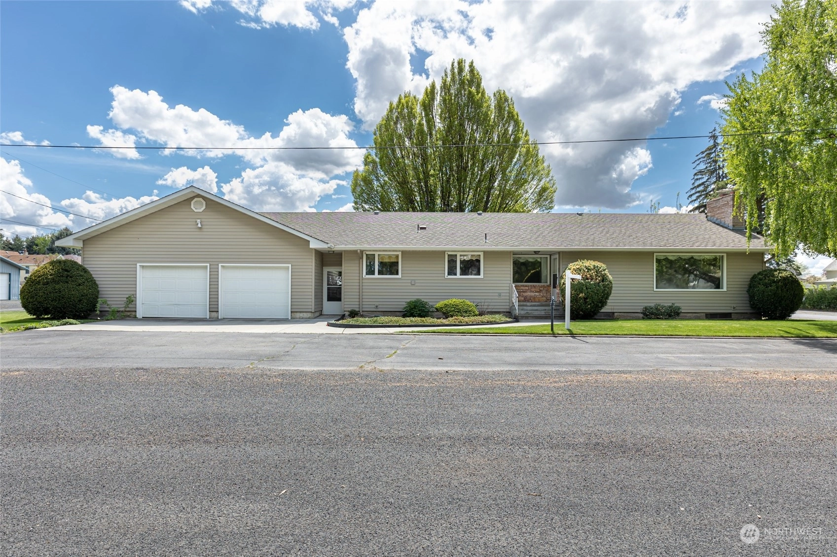 16 W Douglas St Unit  Harrington WA 99134