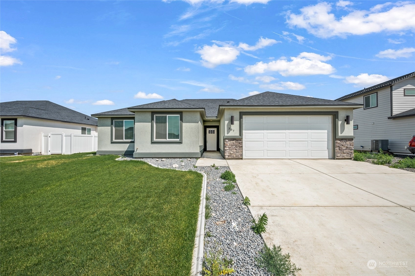 307 Q St SW Quincy WA 98848