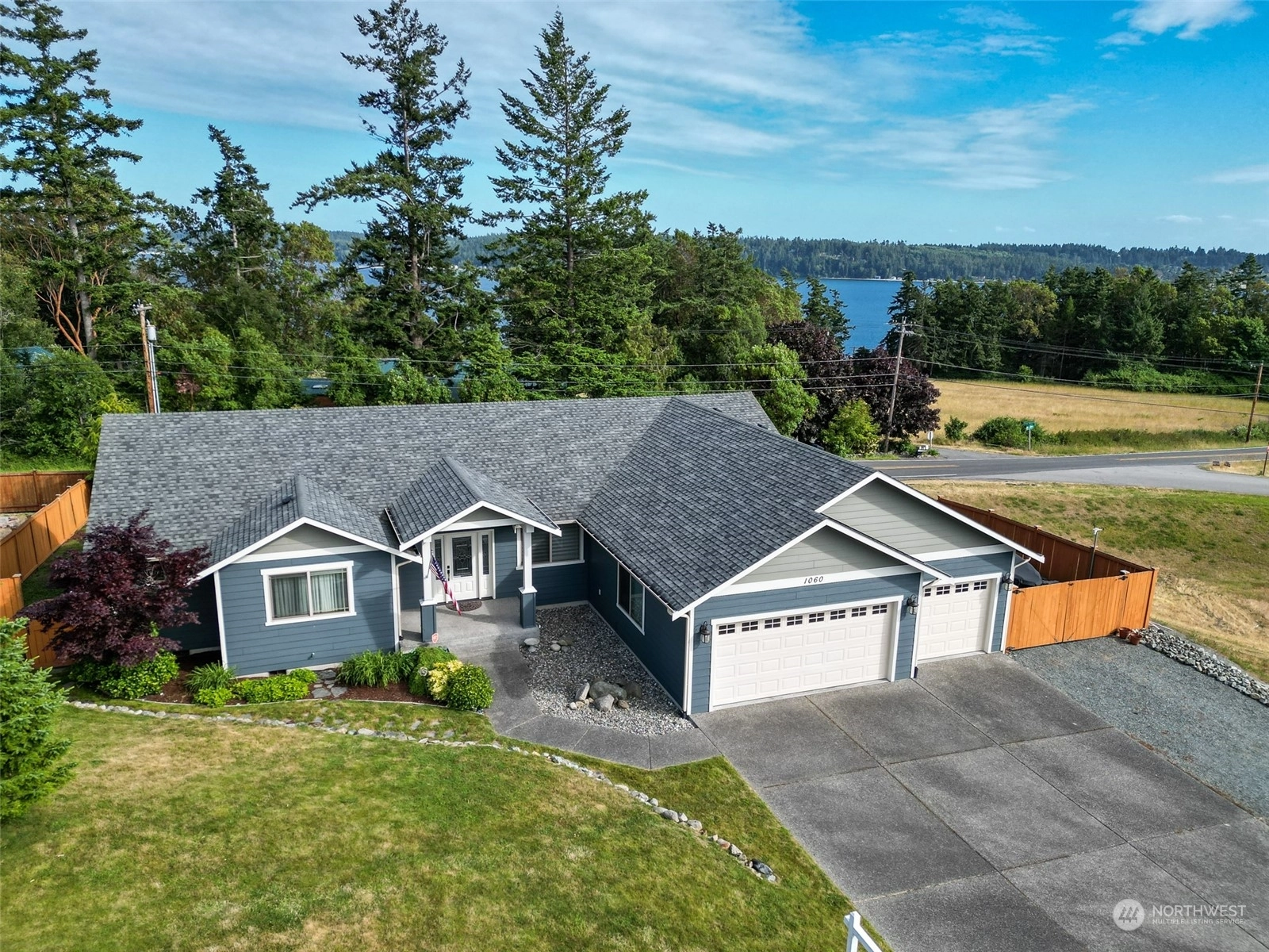 1060 Lyle Ridge Cir Oak Harbor WA 98277