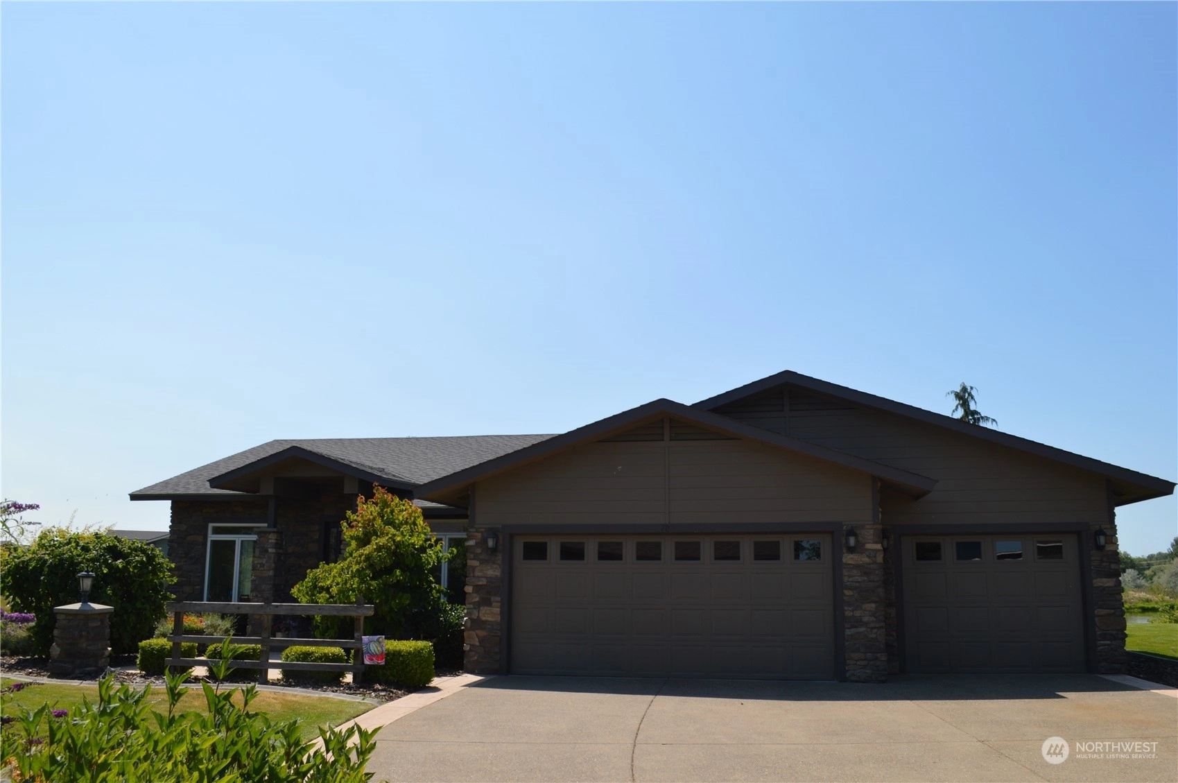 703 Kachess Ln Zillah WA 98953