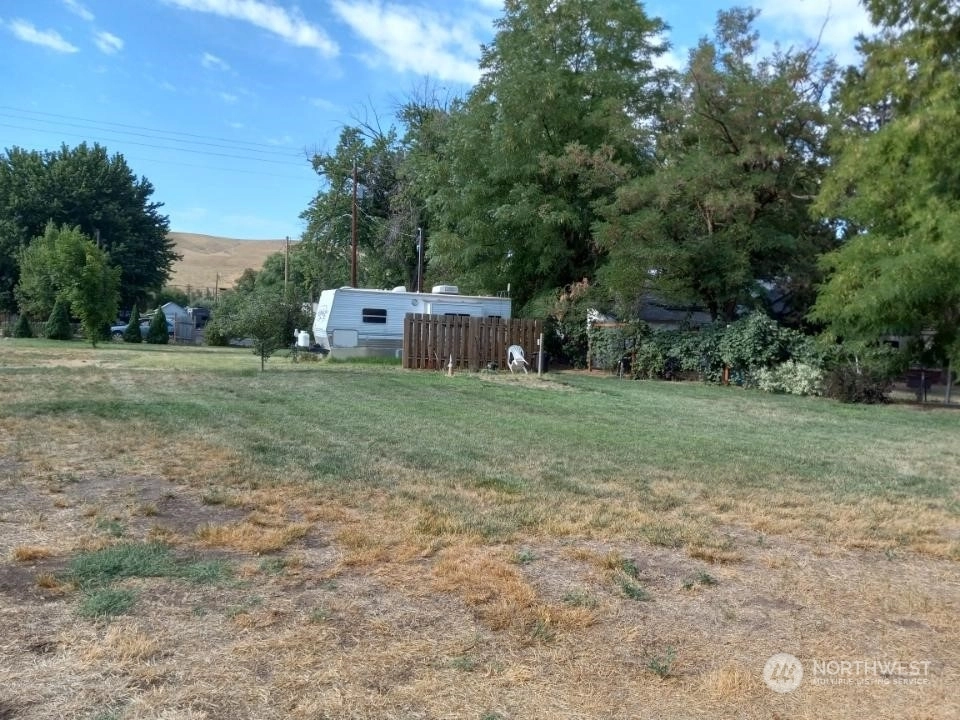 609 Tucannon St Unit  Starbuck WA 99359