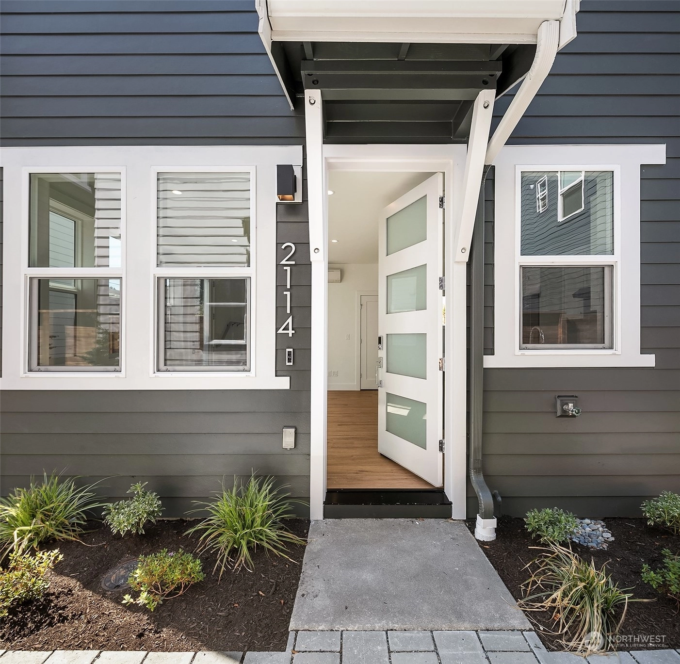 2114 S Bayview St Seattle WA 98144