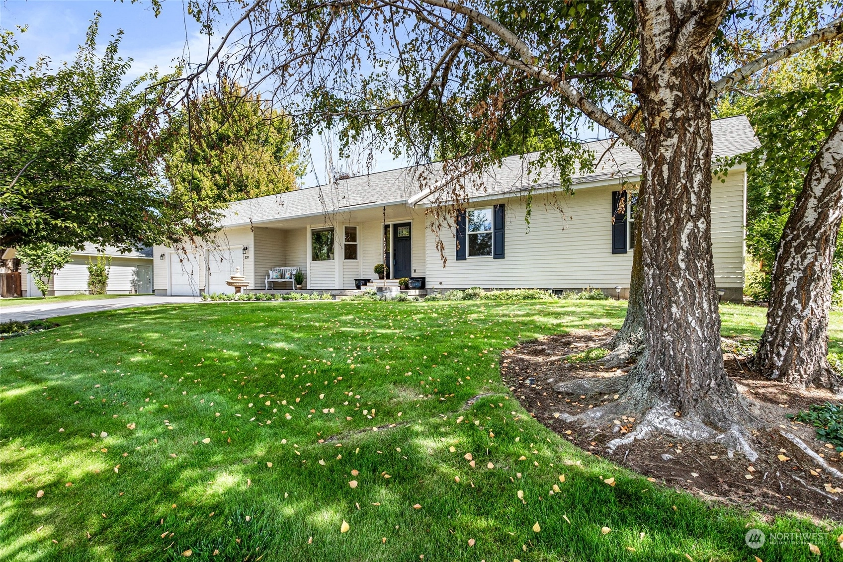 231 Concord Ln Unit  Zillah WA 98953