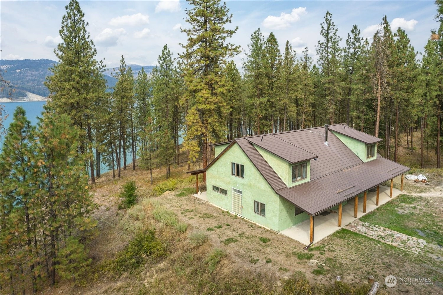 5111 Hunters Campground Rd Hunters WA 99137