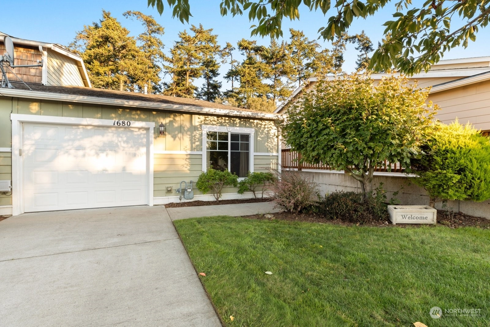 1680 SW Stremler Dr Unit  Oak Harbor WA 98277