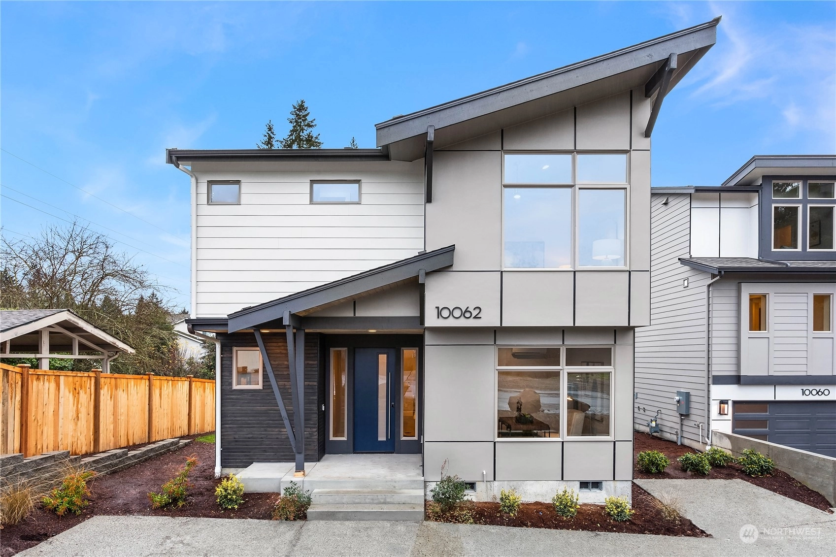 10062 124th Ave NE Unit  Kirkland WA 98033
