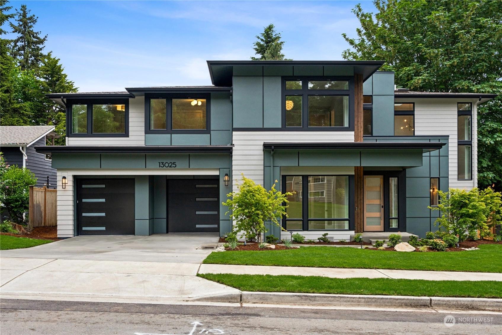 13025 NE 102nd Pl Unit  Kirkland WA 98033